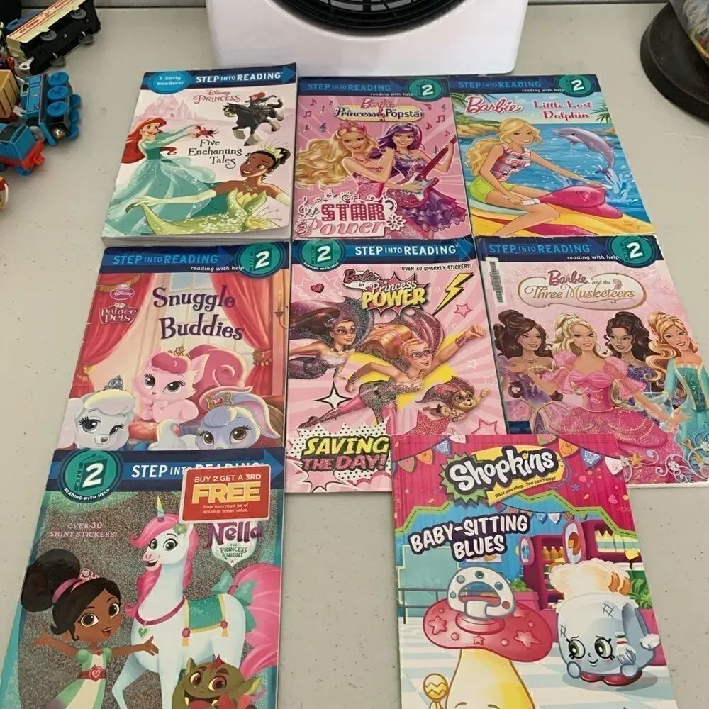 12  Girls Readers - Picture 3 of 6